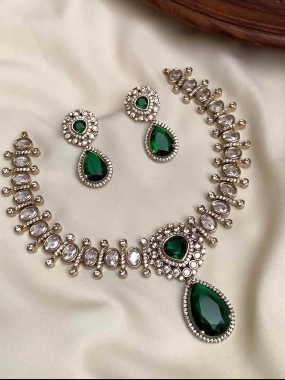 Emerald Green Teardrop Necklace and Earrings Set